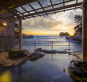 海辺のかくれ湯清流